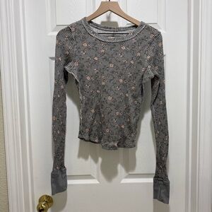 We The Free Gray Floral Long Sleeve Top
